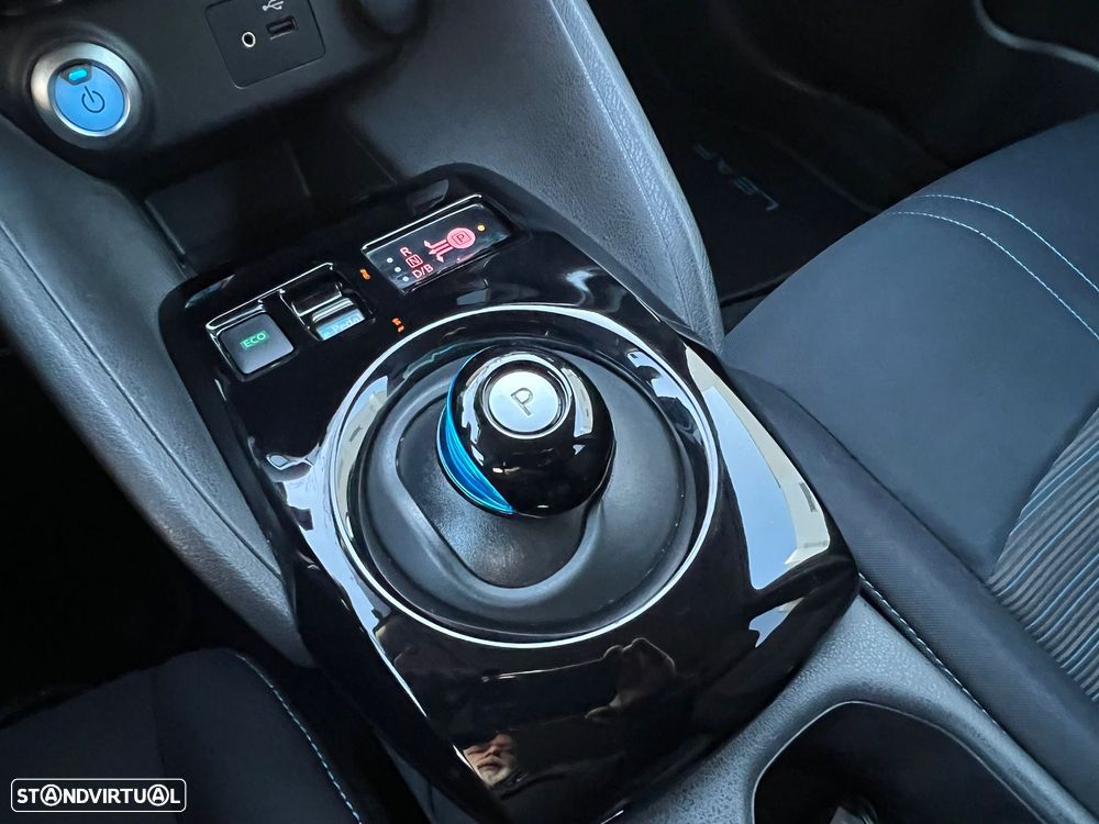 Nissan Leaf Tekna Two Tone - 23