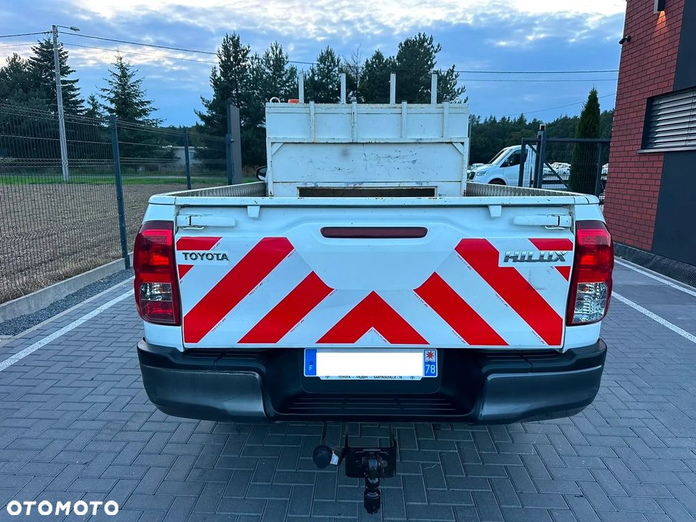 Toyota Hilux 2.4 D-4D Single Cab DL 4x2 - 18