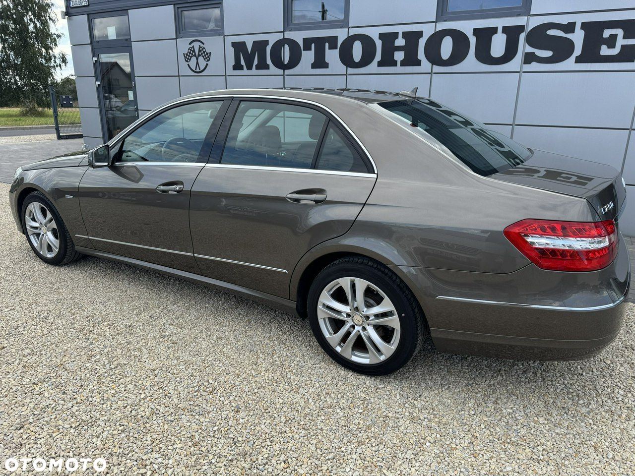 Mercedes-Benz Klasa E - 9