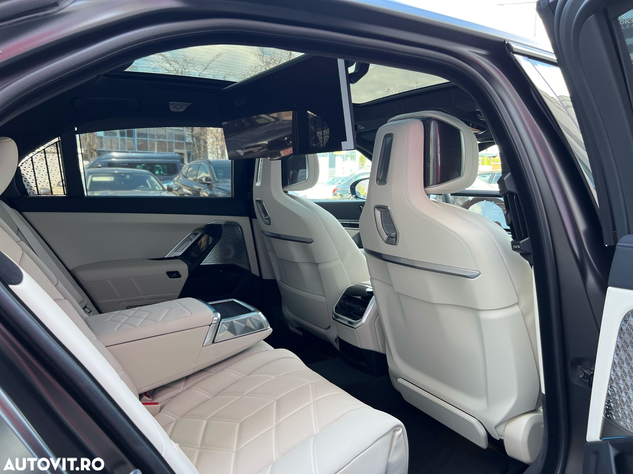 BMW M7 M760e xDrive - 23