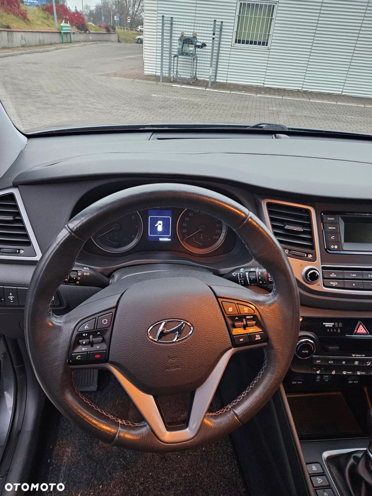 Hyundai Tucson 1.6 GDI BlueDrive Comfort 2WD - 16