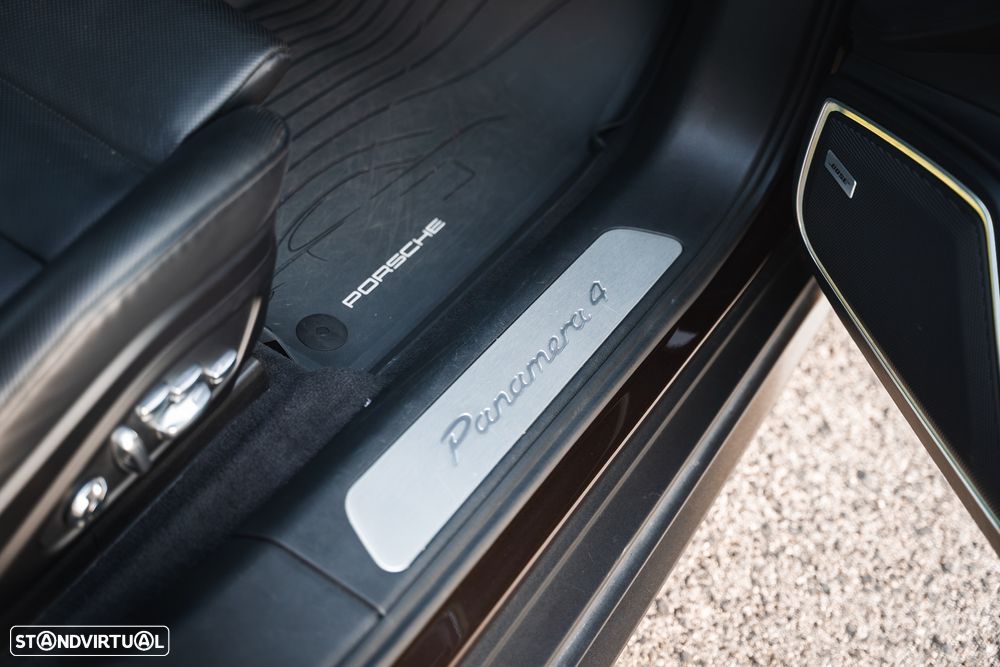 Porsche Panamera Sport Turismo 4 E-Hybrid - 26