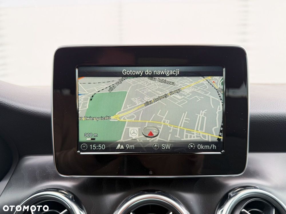 Mercedes-Benz GLA 200 7G-DCT Style - 30