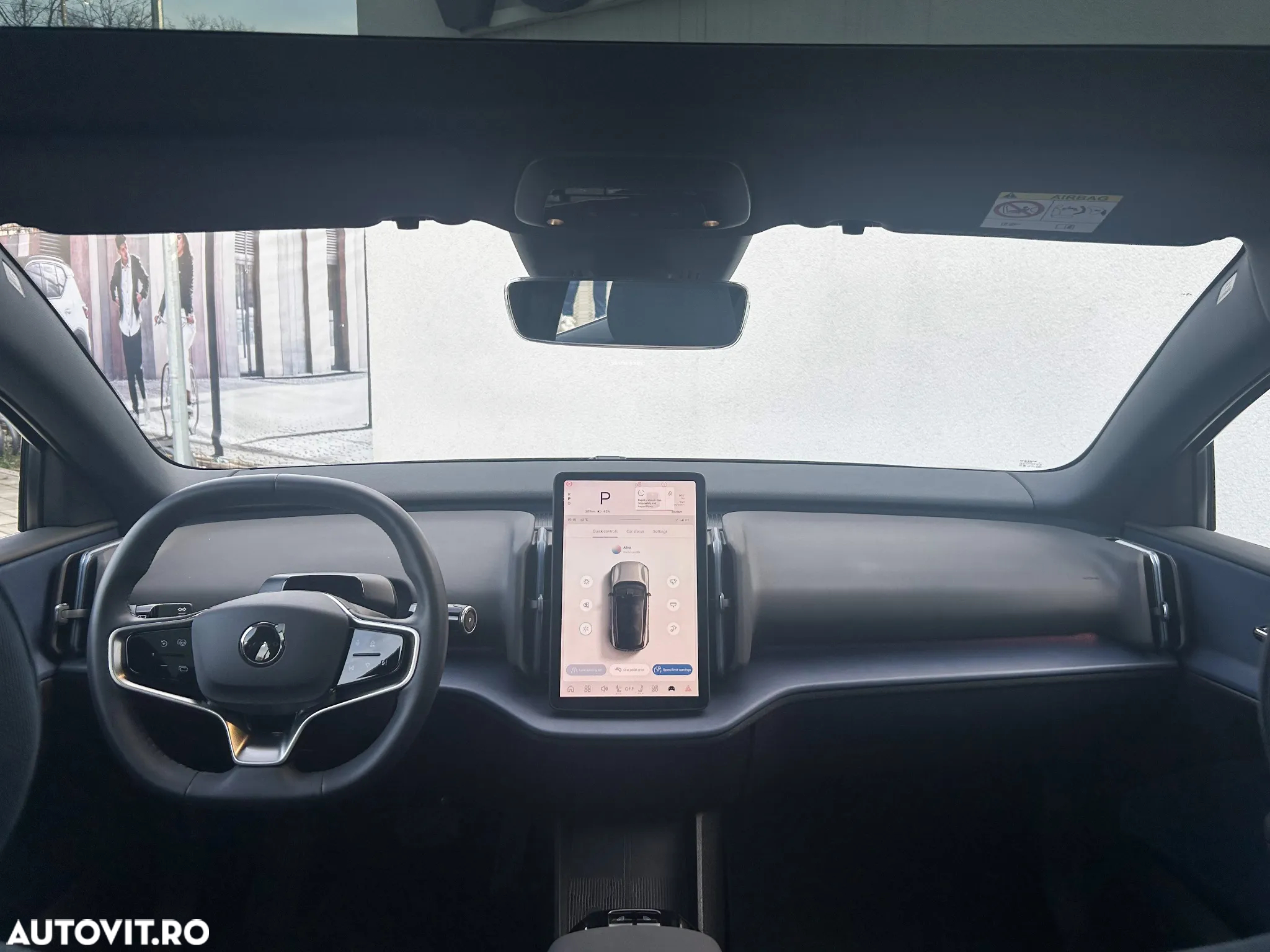 Volvo EX30 Single Motor Extended Range Ultra - 17