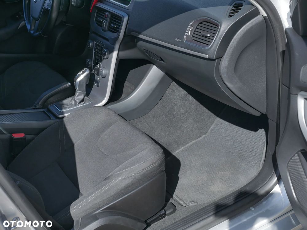 Volvo V40 D2 Powershift Momentum - 13