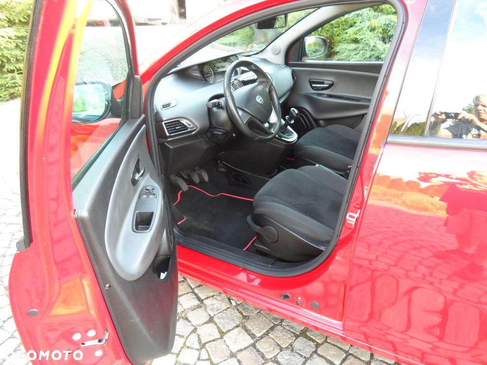 Lancia Ypsilon Y 0.9 TwinAir Turbo 8V Platinum - 15