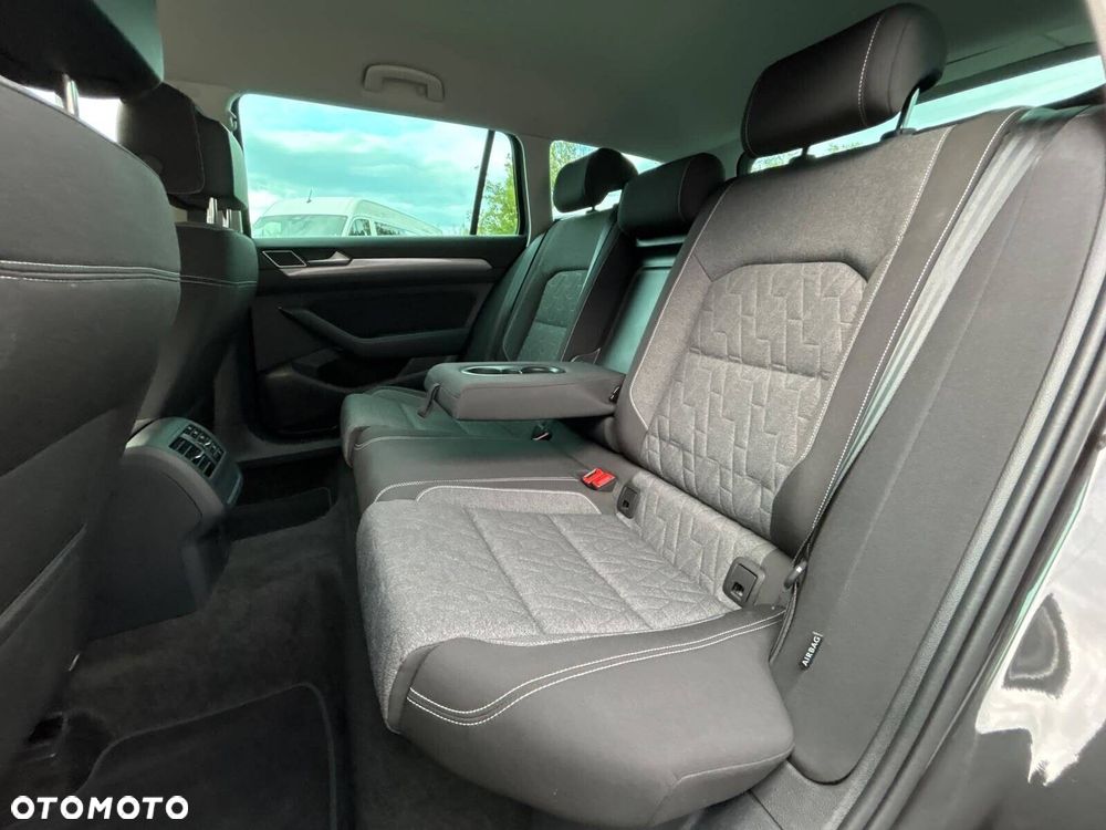 Volkswagen Passat - 20