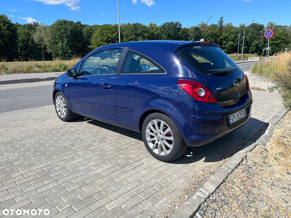 Opel Corsa 1.2 16V Cosmo - 3