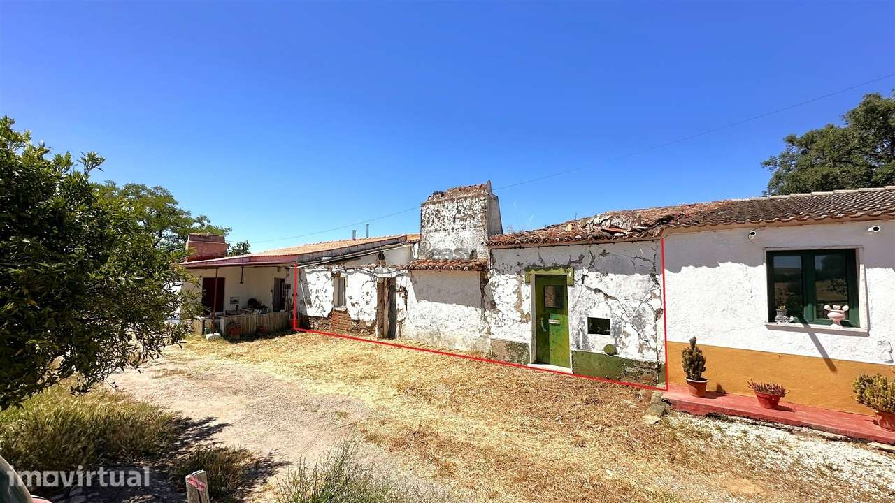Casa alentejana para reabilitar com proposta conceptual T2+1 — Frandin - Grande imagem: 2/25