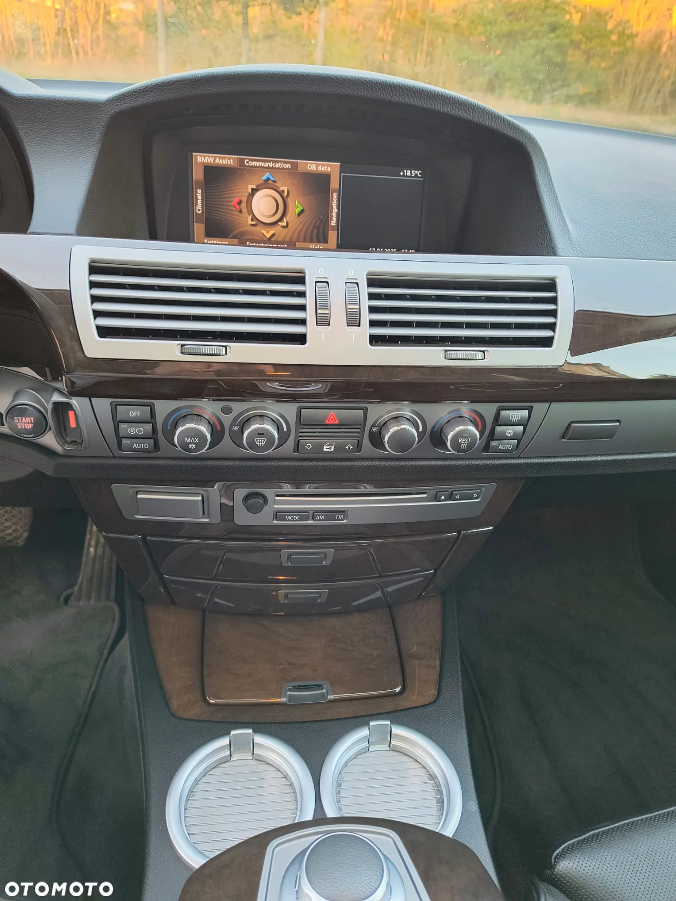 BMW Seria 7 740i - 28