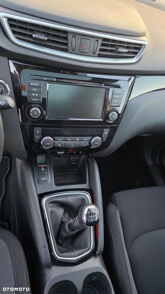 Nissan Qashqai 1.3 DIG-T Tekna EU6d - 24