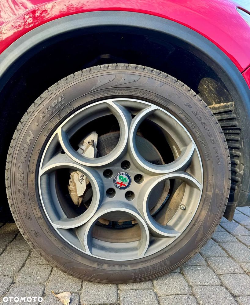 Alfa Romeo Stelvio 2.0 Turbo 16V AT8-Q4 Ti - 16