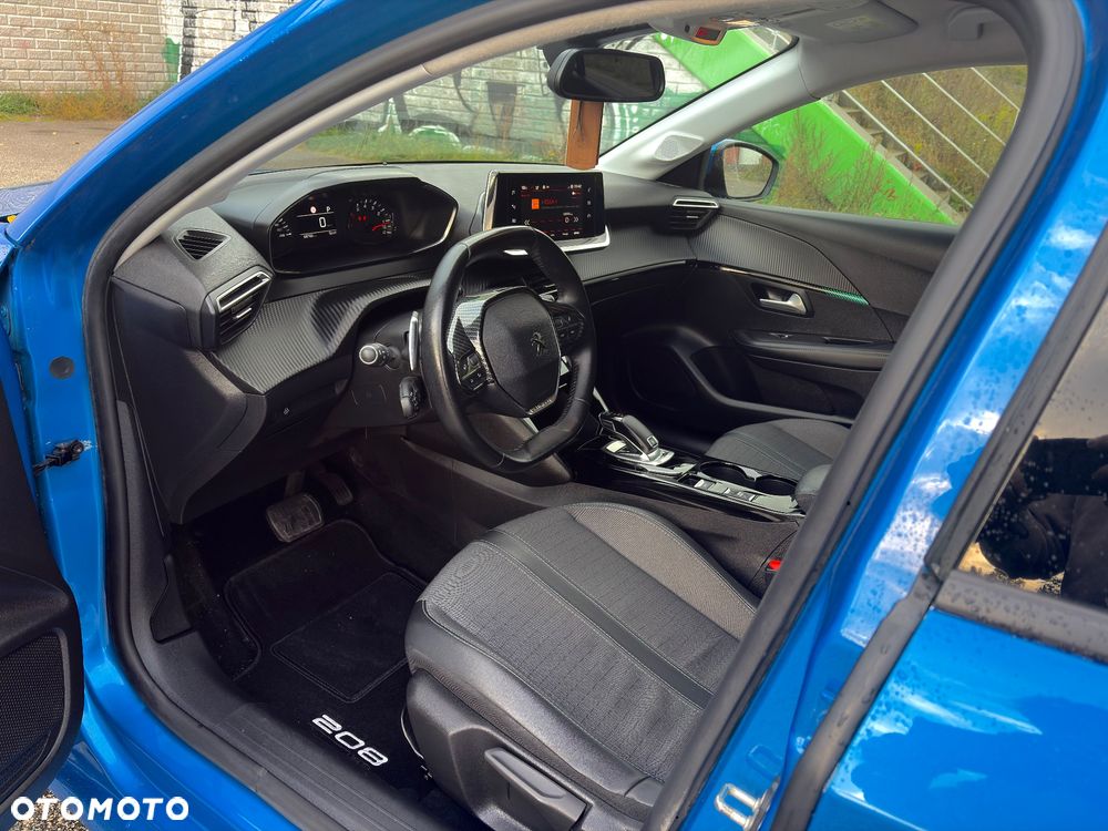 Peugeot 208 - 16