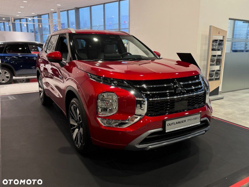 Mitsubishi Outlander - 2