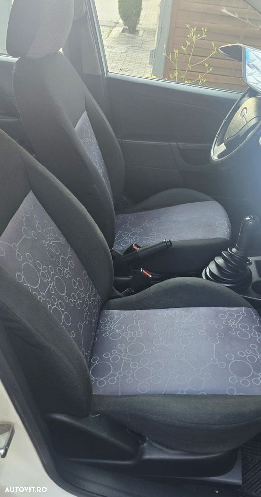Ford Fiesta - 14