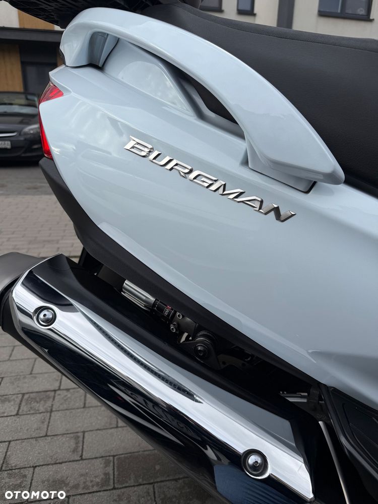 Suzuki Burgman - 23