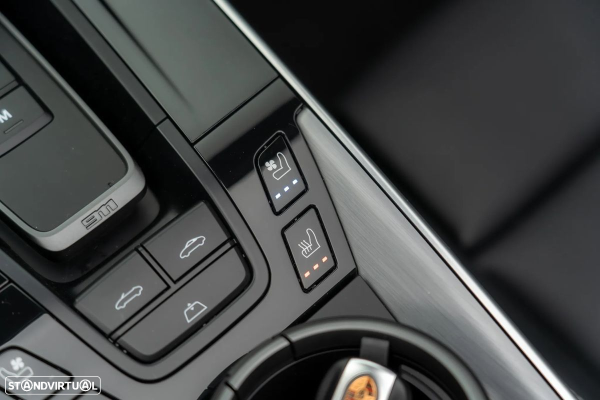 Porsche 911 (992) Carrera - 33
