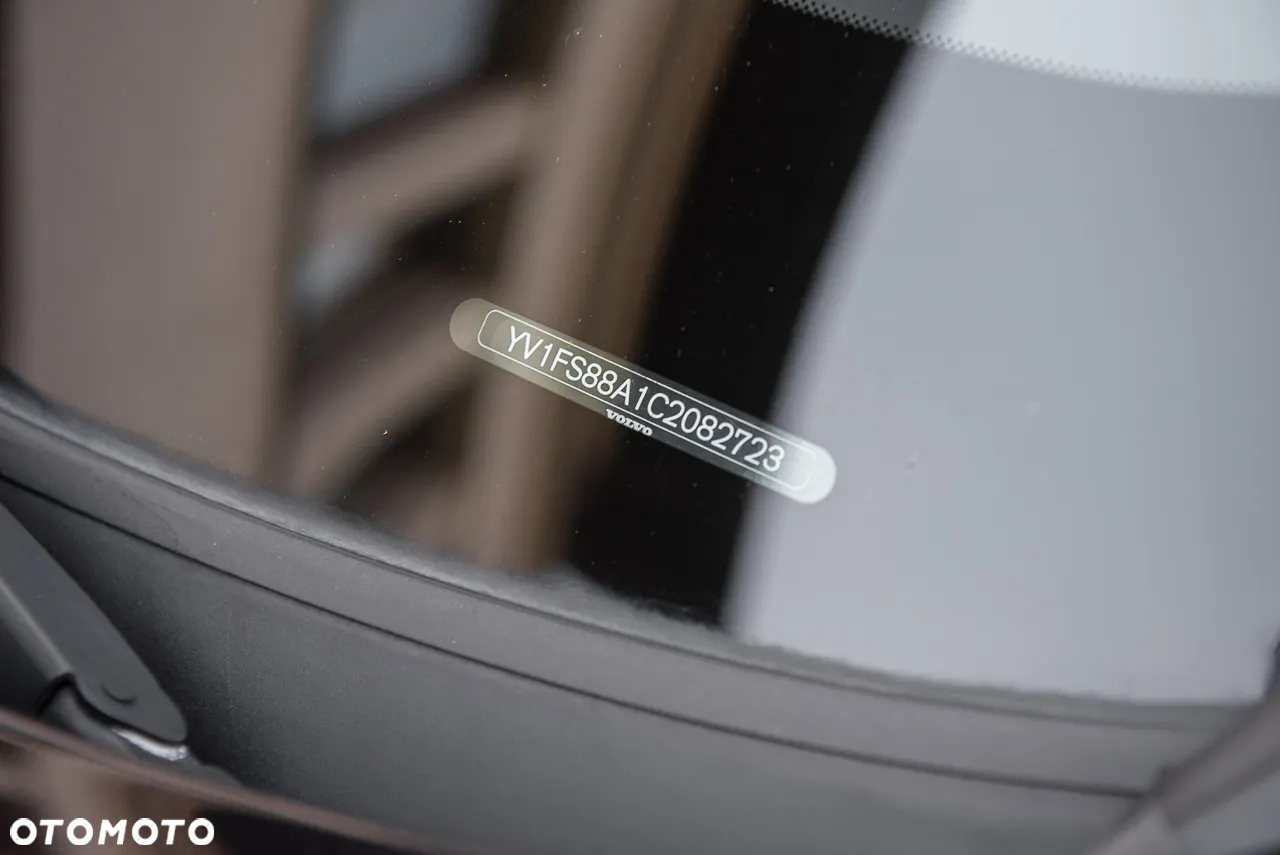Volvo S60 D3 R-Design - 35
