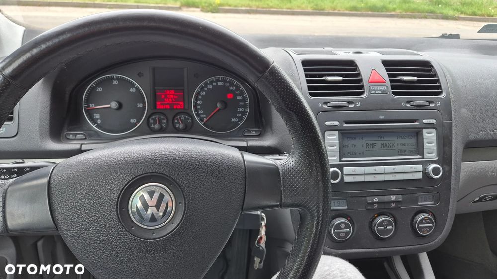 Volkswagen Golf 1.9 TDI 4Motion Sportline - 9