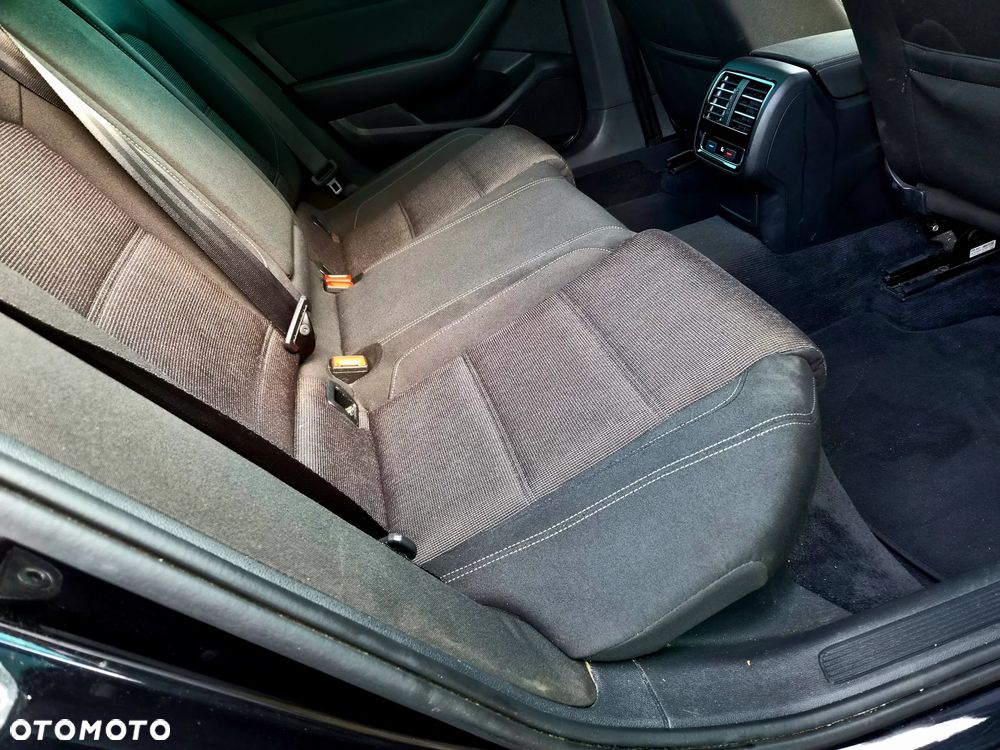 Volkswagen Passat Variant 2.0 TDI BMT Comfortline - 37