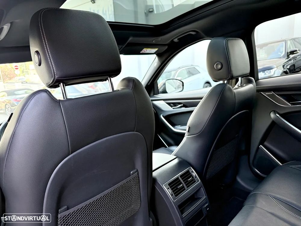 Jaguar F-Pace P250 AWD R-Dynamic S - 29