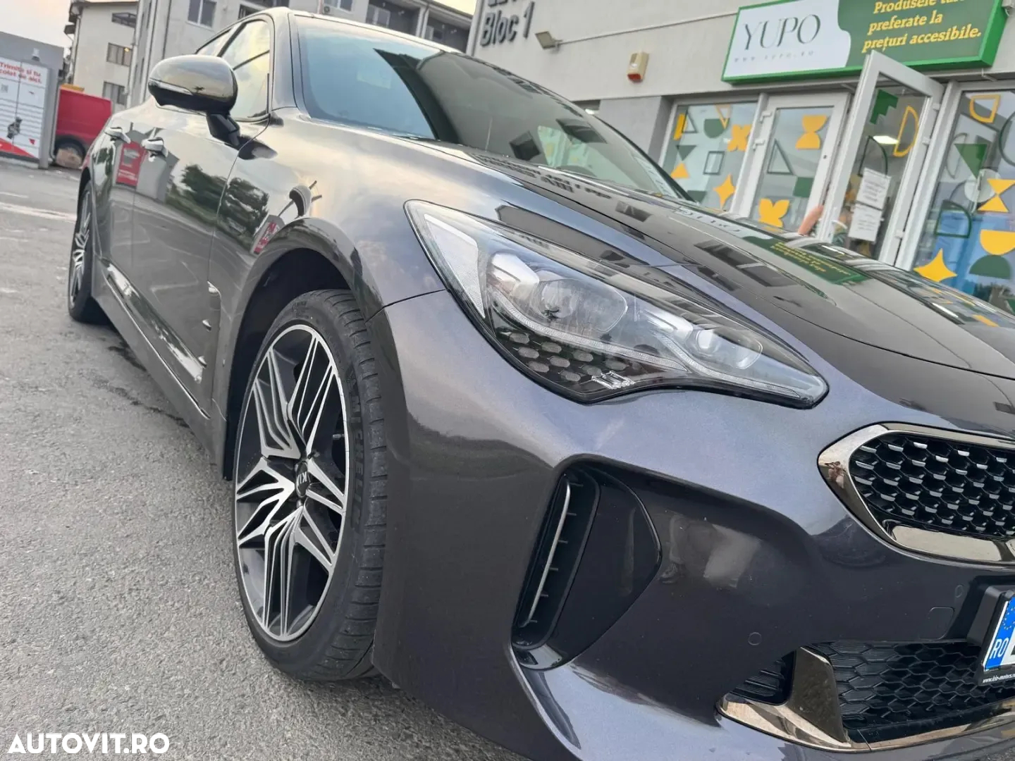 Kia Stinger 3.3 T-GDI 8AT AWD GT - 2