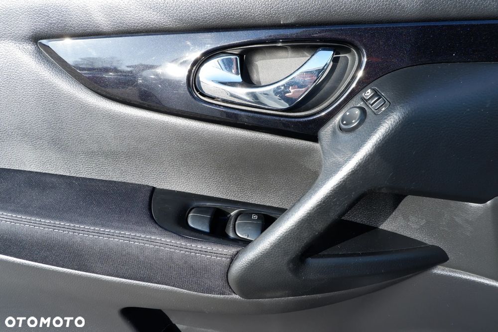 Nissan Qashqai 1.5 dCi N-Connecta - 23