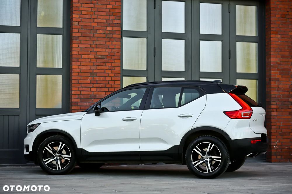 Volvo XC 40 D4 AWD Geartronic R-Design - 11