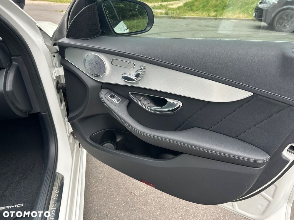 Mercedes-Benz Klasa C 300 7G-TRONIC AMG Line - 12