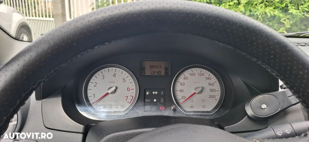 Dacia Logan 1.6 16V MPI Prestige - 4