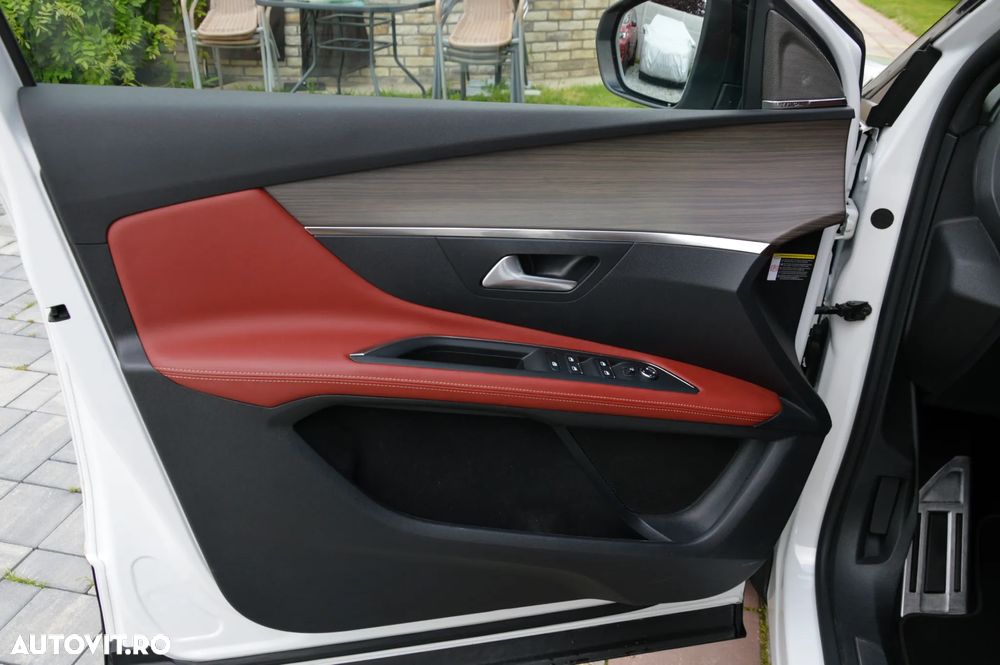 Peugeot 3008 PHEV 300 EAT8 4X4 GT - 12