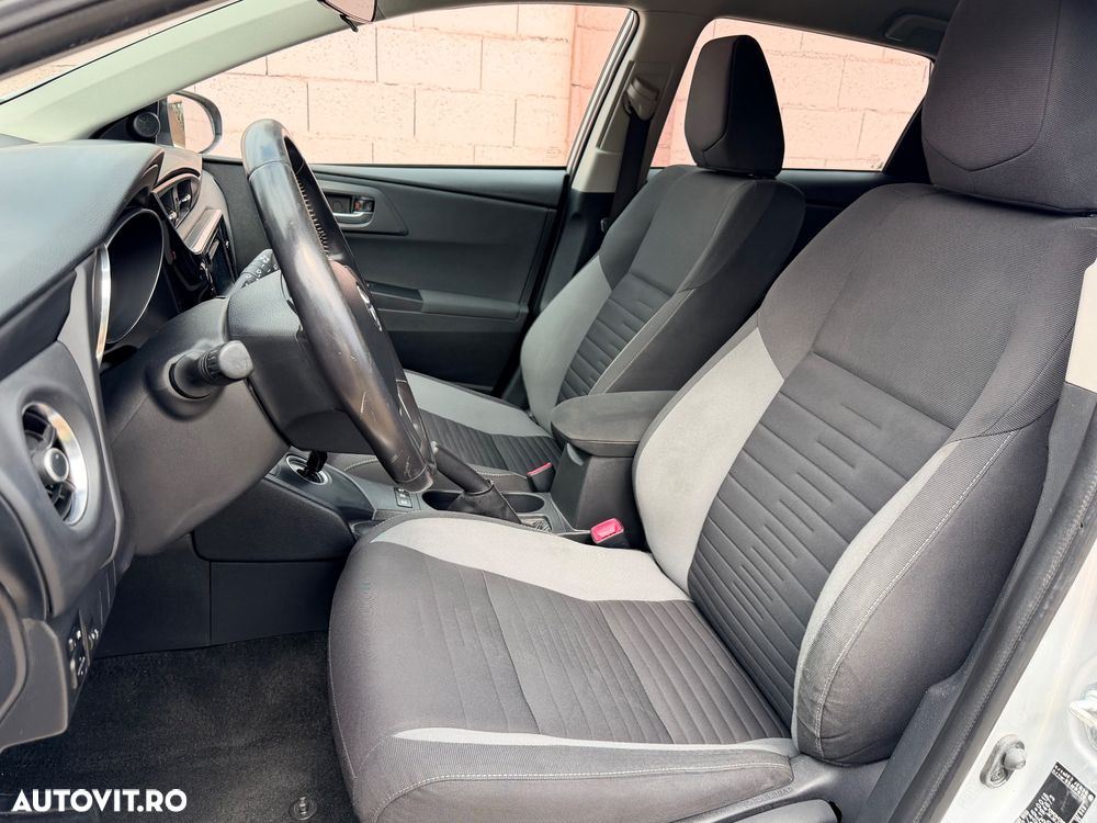 Toyota Auris 1.8 L VVT-i Luna - 10