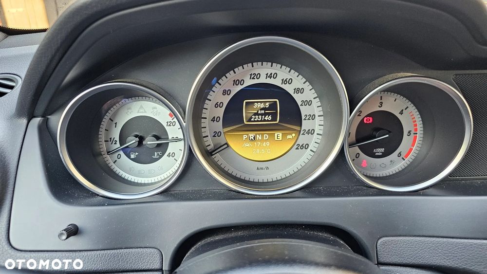 Mercedes-Benz Klasa C 350 T CDI DPF (BlueEFFICIENCY) 7G-TRONIC Avantgarde - 9