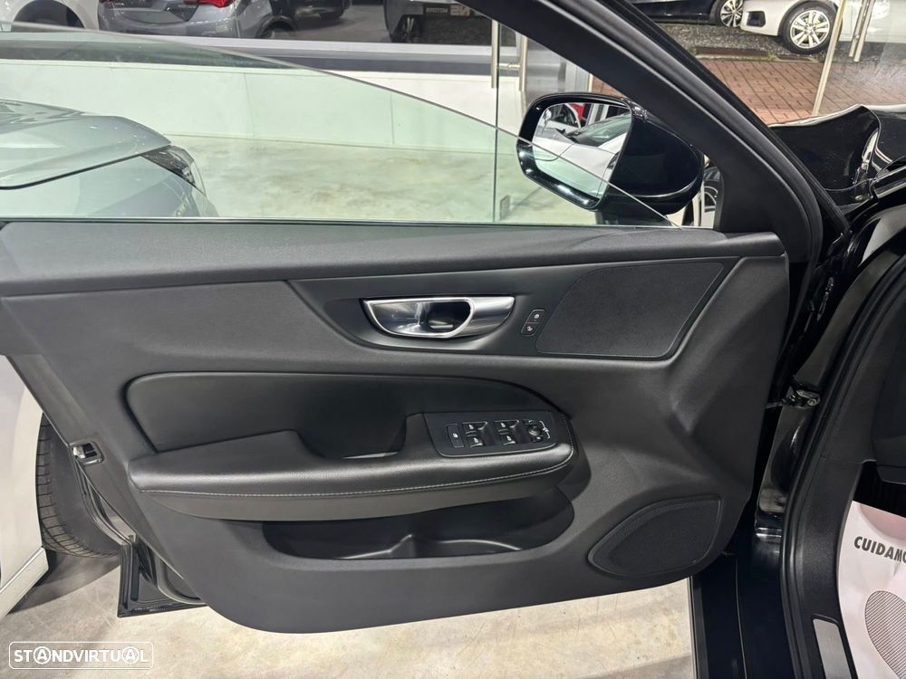 Volvo V60 2.0 T6 AWD TE Inscription Expression - 25