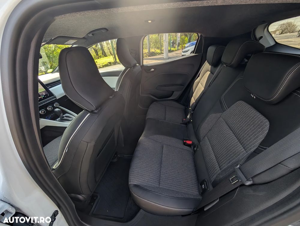 Renault Clio V E-Tech 145 Techno - 8