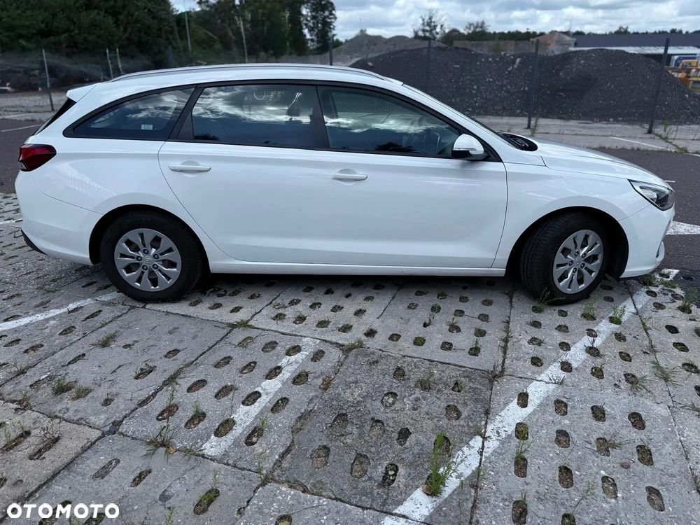 Hyundai i30 1.6 CRDi Classic + - 9