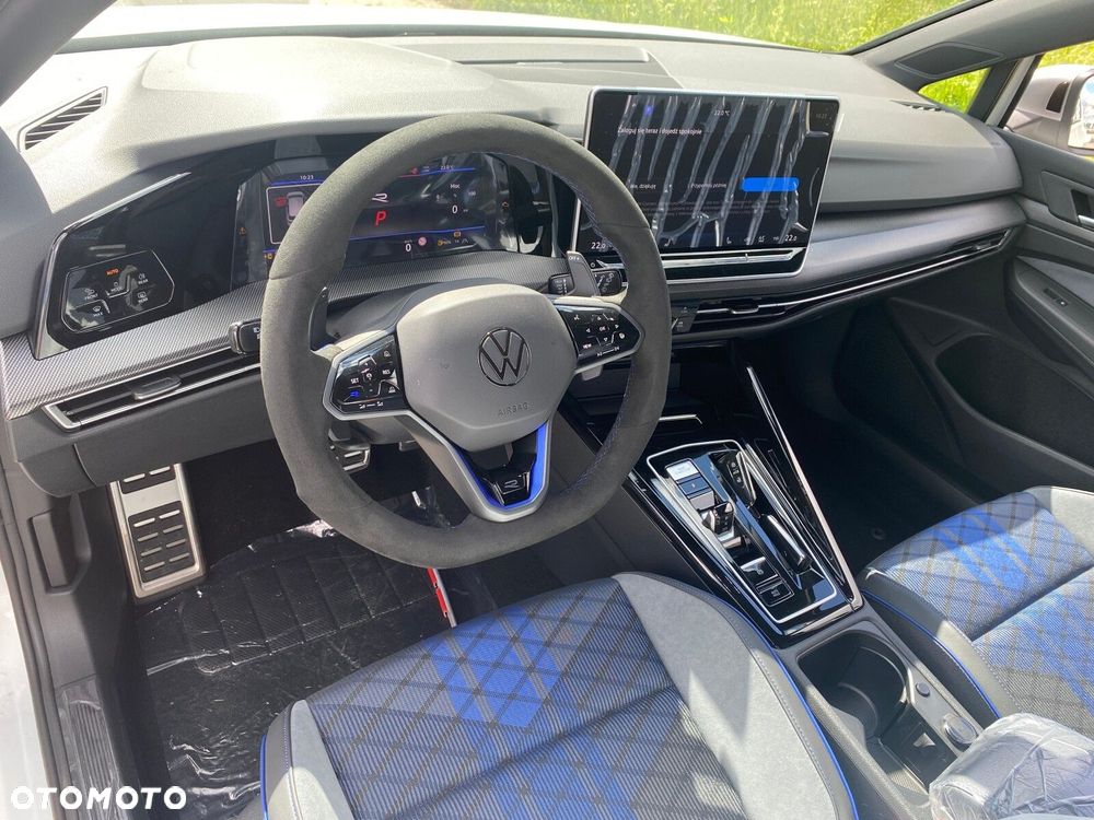 Volkswagen Golf - 10