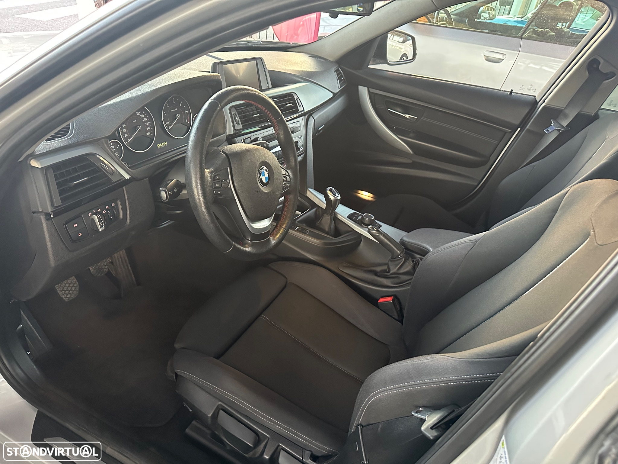BMW 318 d Touring Line Sport - 12