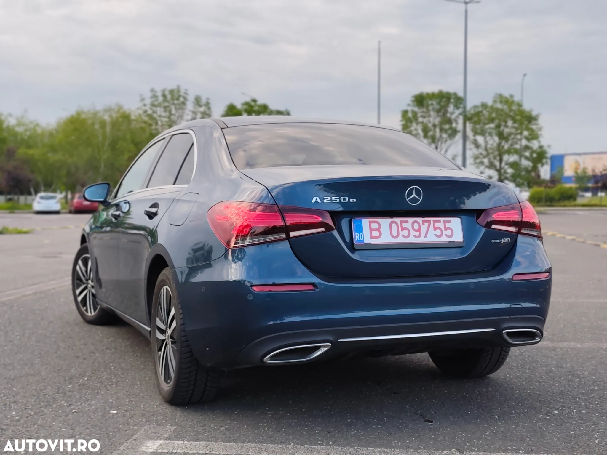 Mercedes-Benz A 250 e 8G-DCT Progressive - 4