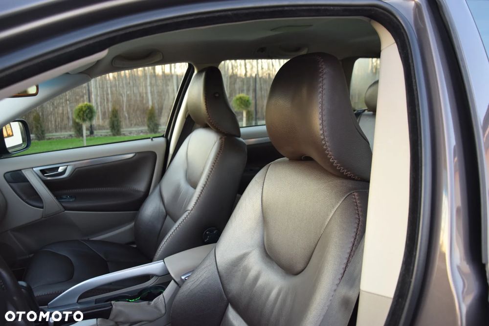 Volvo XC 70 D5 AWD Summum - 26