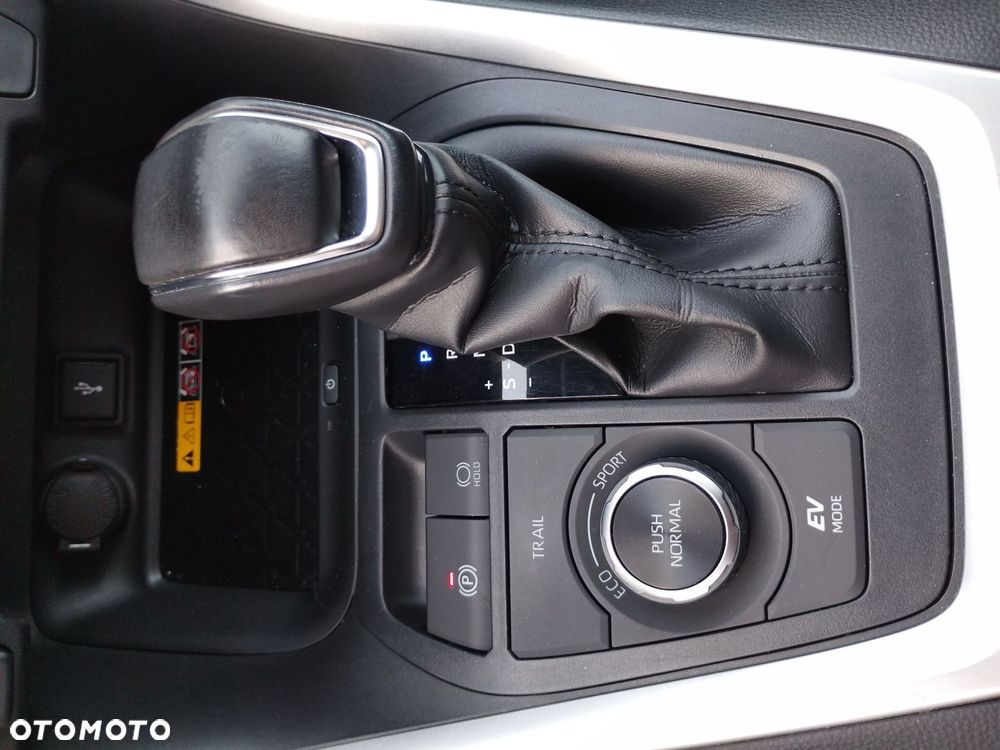 Toyota RAV4 - 18