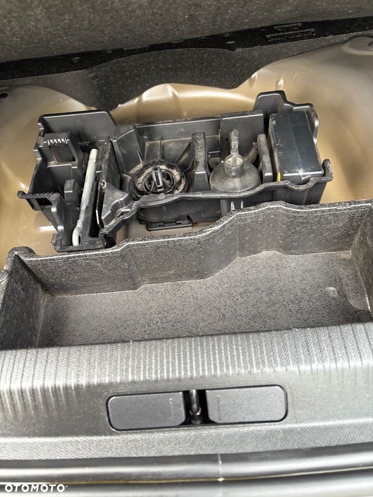 Peugeot 2008 1.2 PureTech GT S&S EAT8 - 9