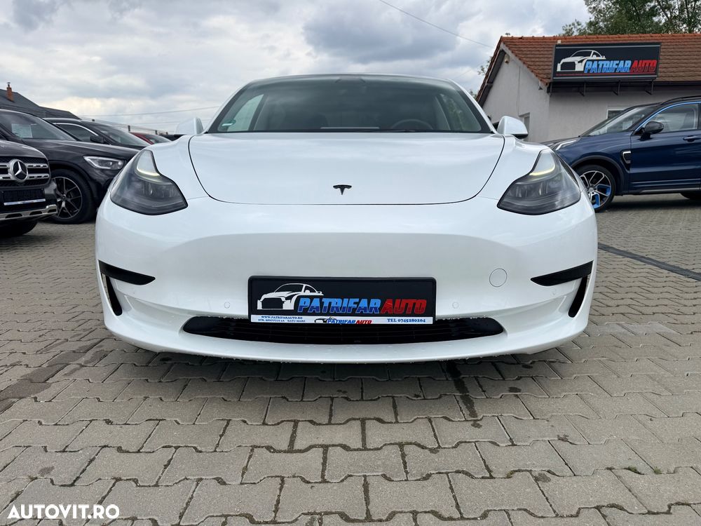 Tesla Model 3 - 7