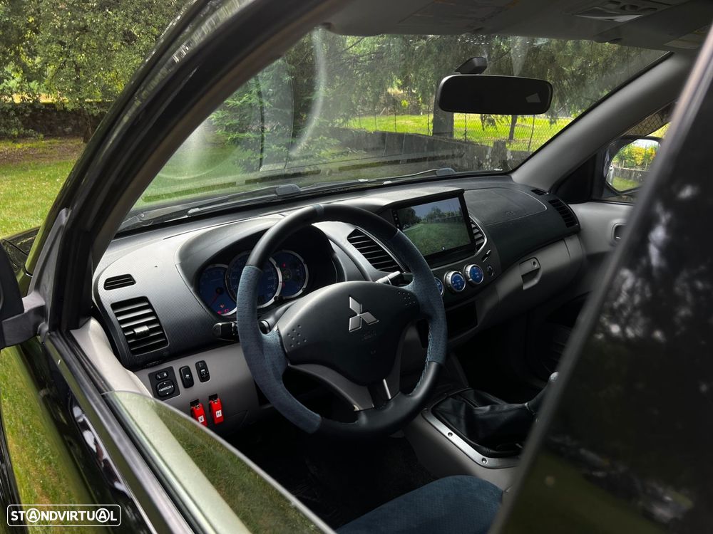 Mitsubishi L200 Pick Up 4x4 Intense Cabine Dupla - 3