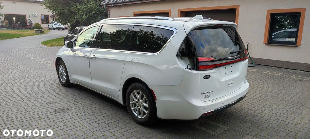 Chrysler Pacifica - 6