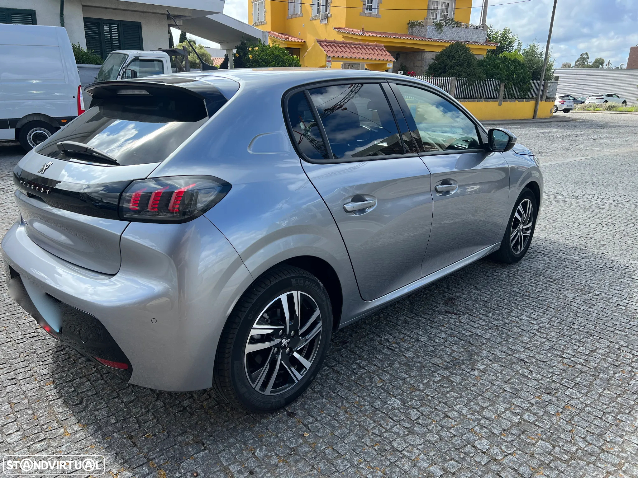 Peugeot 208 1.2 PureTech Allure - 4