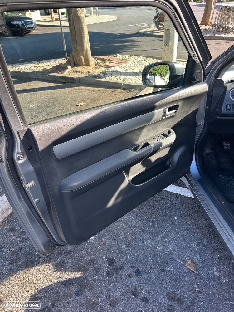 Suzuki Swift 1.3 16V GLX - 10