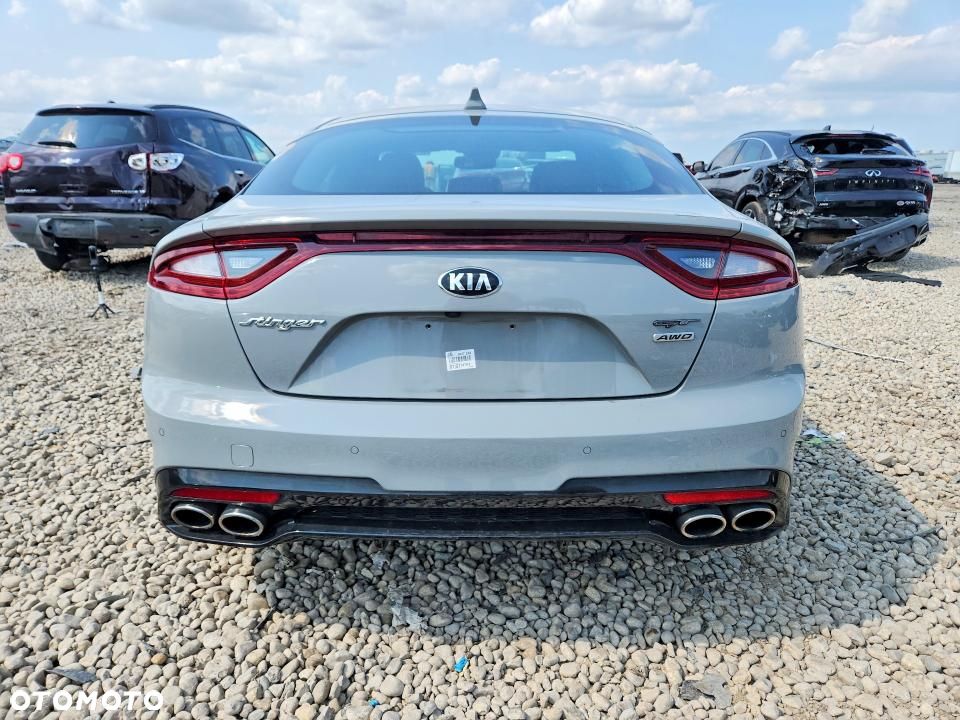 Kia Stinger 3.3 T-GDI AWD GT - 10