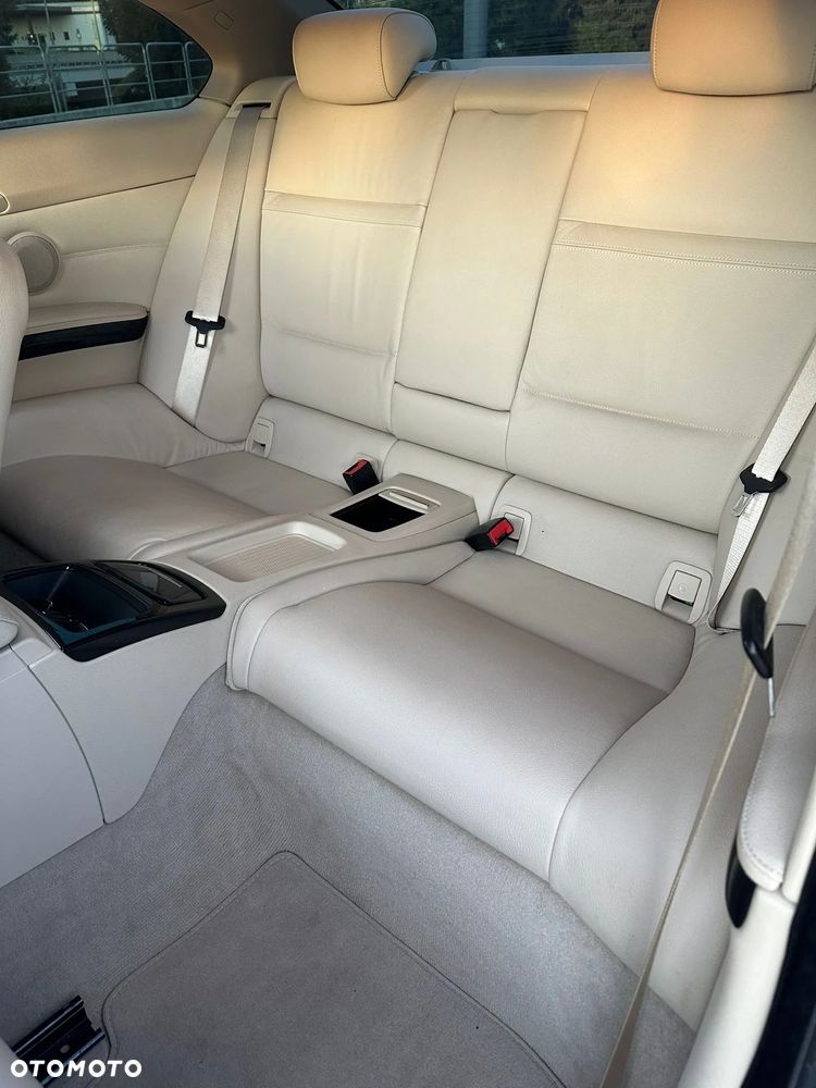 BMW Seria 3 320d Coupe - 16