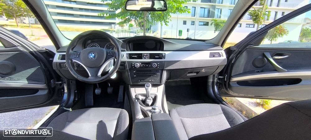 BMW 320 d Dynamic - 7